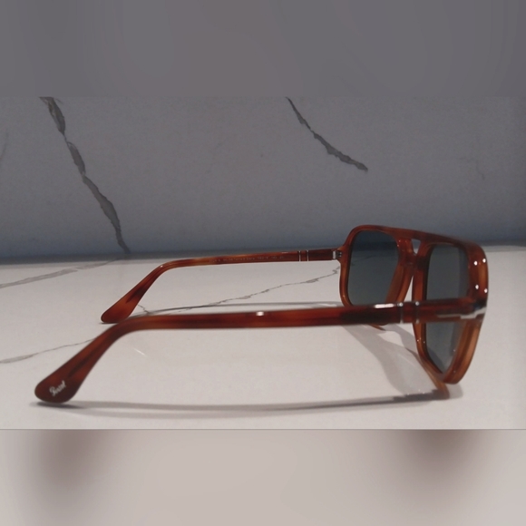 New Persol Unisex sunglasses -don’t be cheap they aren’t. - Picture 3 of 3